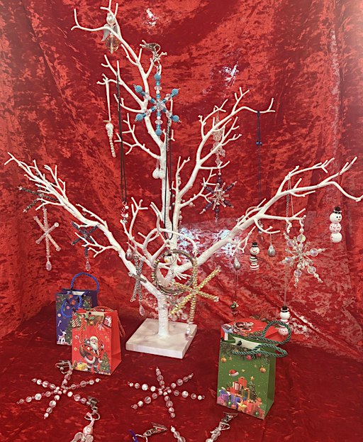 Learn how to make a beaded angel & snowflake Christmas decoration