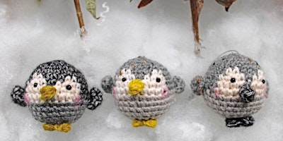 Christmas Crochet-along | Lil' Penguin Bauble