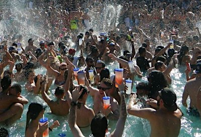 THE MOST POPULAR Pool Party In Miami Beach