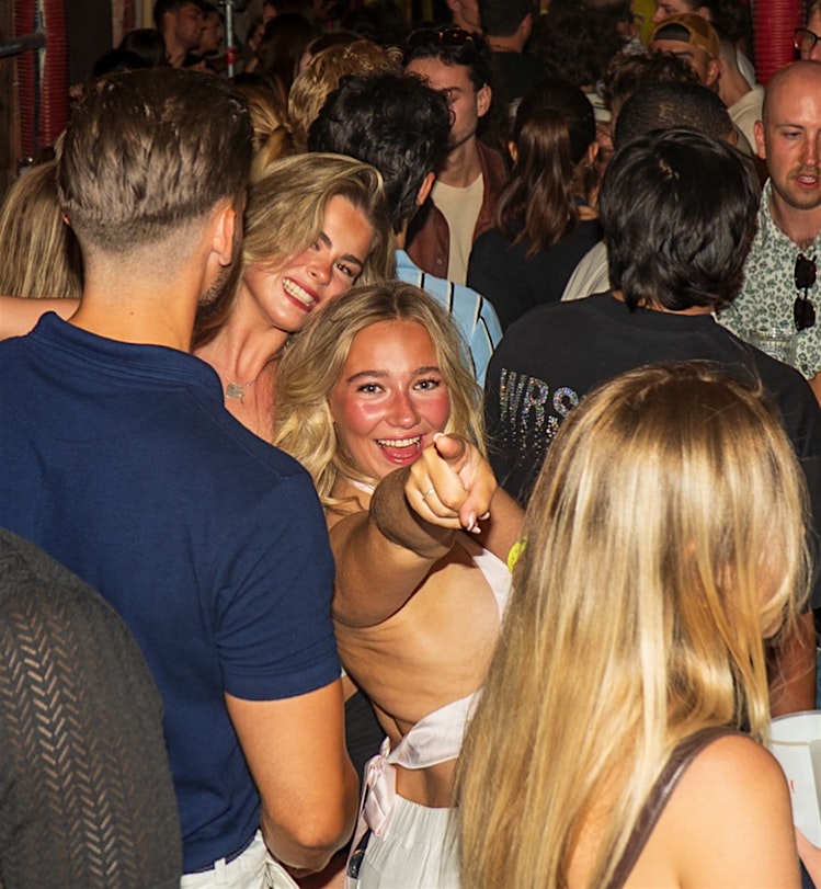 Nice Orange Bar Crawl – Party Bars, Music, Nightlife & Club Experience