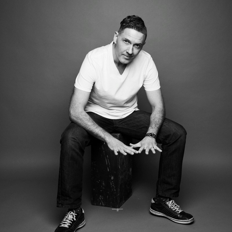 Robin Phillips Sings & Plays: Tony Bennett