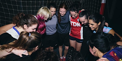 Queens of the Pitch | Fútbol callejero en Barceloneta