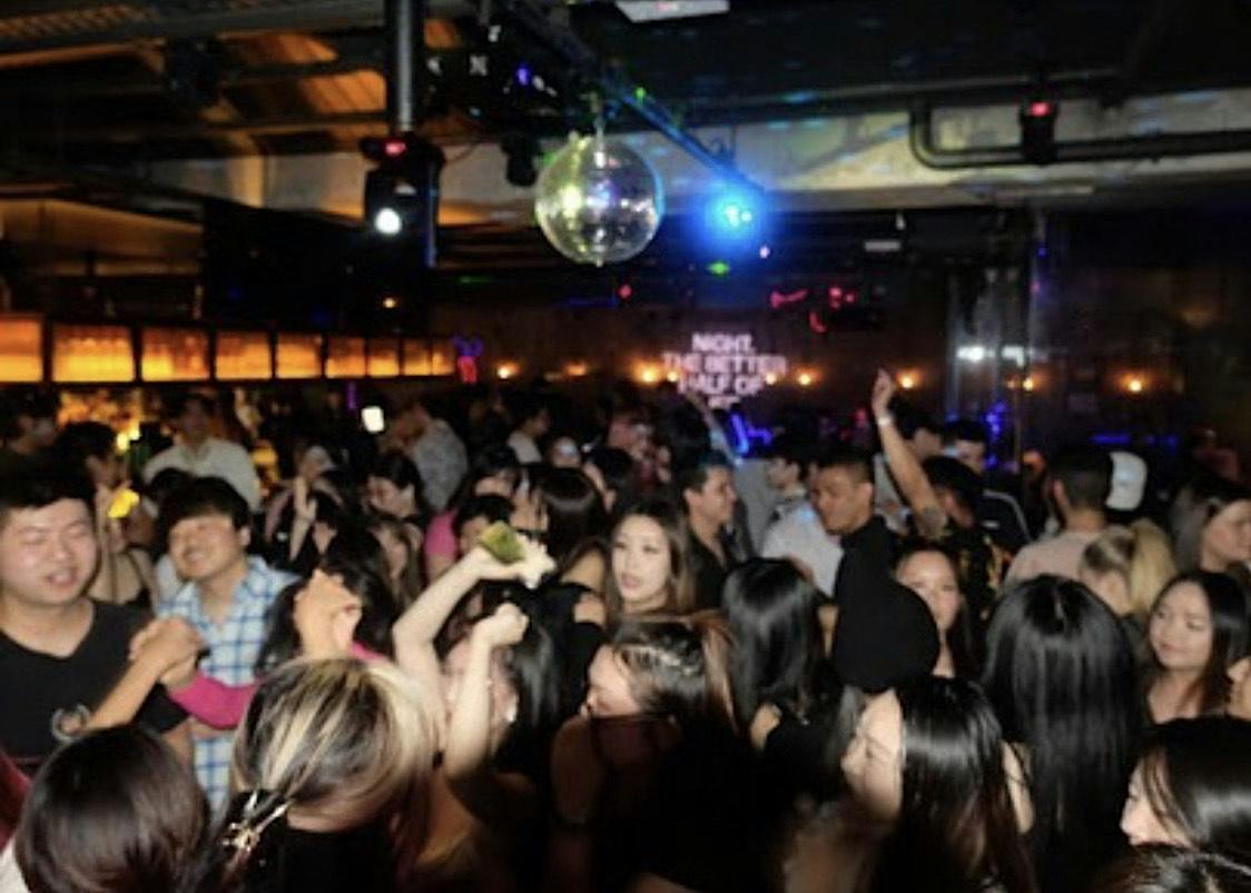 Fiesta de K-pop y «random play dance» gratuitos (después del concierto)