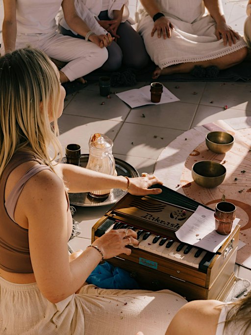 Day Retreat w/ Breathwork, Cacao, Yoga & Sound on Berlin waters