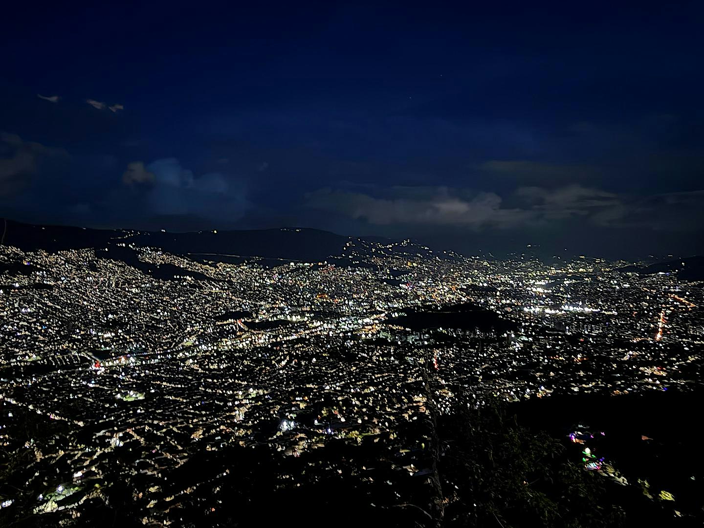 Medellín's El Picacho Viewpoint: Sunset and Nighttime Walking Tour