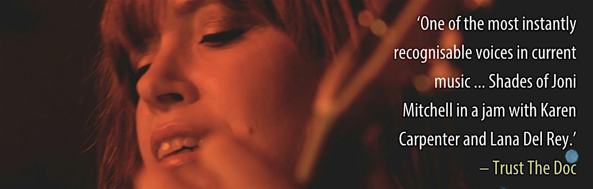 Singer-Songwriter Sarah McQuaid
