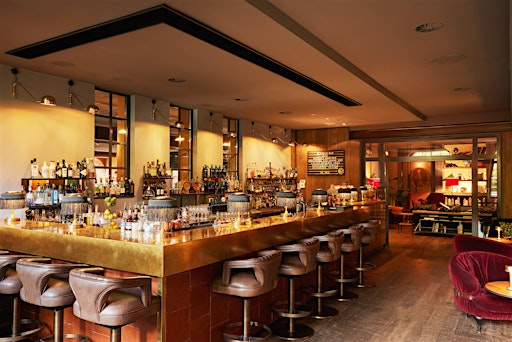 Live Musik & Drinks in der Bar Mangold