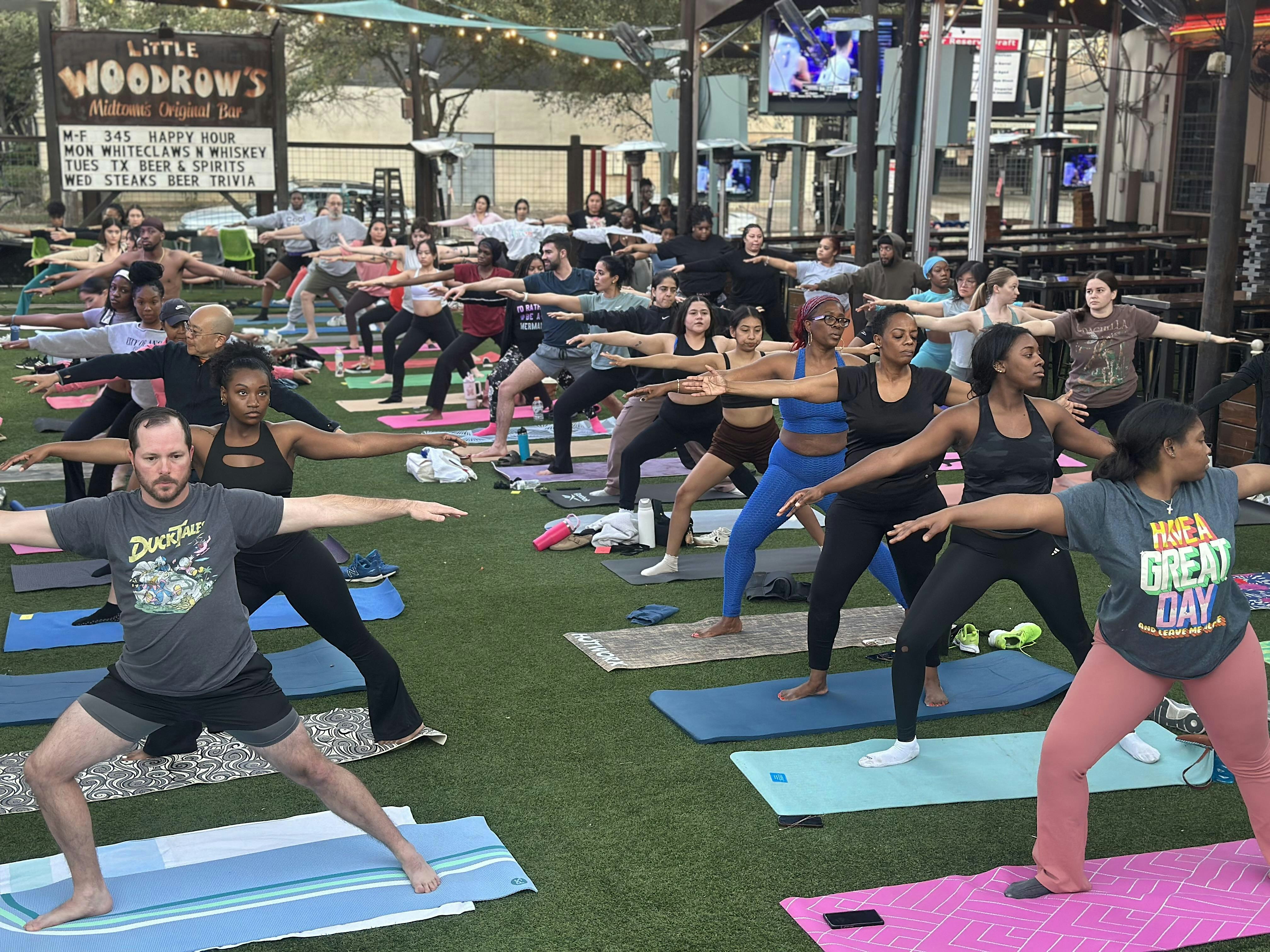 Yoga | Little Woodrows Midtown @7pm