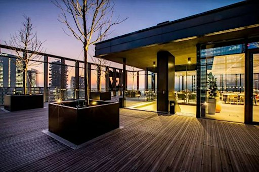SUNSET HAPPY HOUR ON THE ROOFTOP!