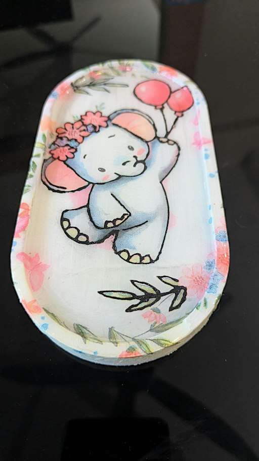 Trinket tray + Decoupage + highlights + Resin
