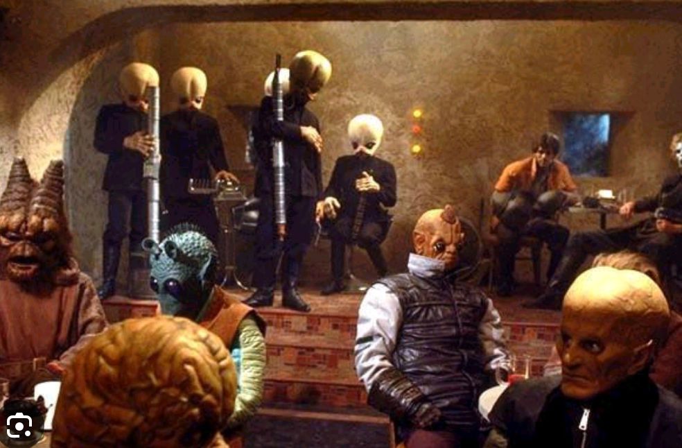 Studio 1111 HALLOWEEN: Freaks & Aliens