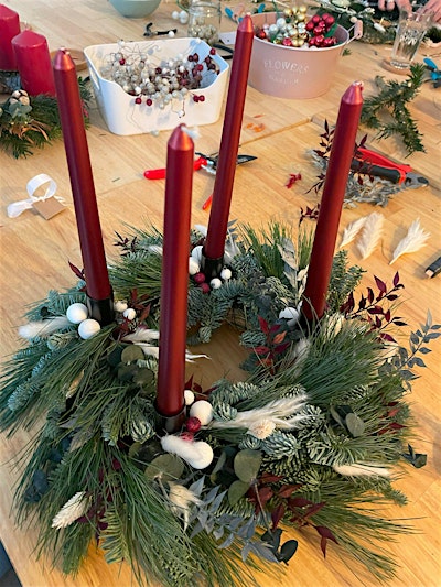 Adventskranz mit Trockenblumen & Tanne binden in Hamburg