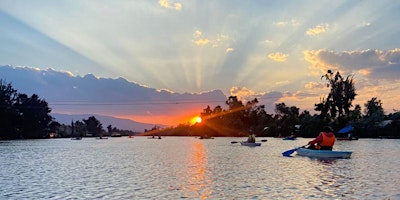 Experiencia Atardecer sobre kayak en Xochimilco Oculto