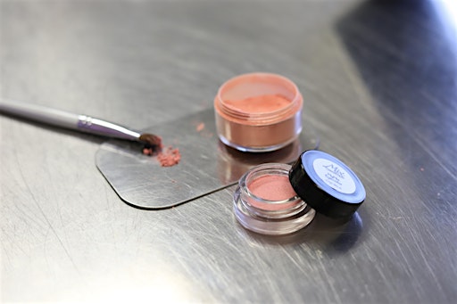 Mineral Eyeshadow Making Workshop at Mix Cosmetiques