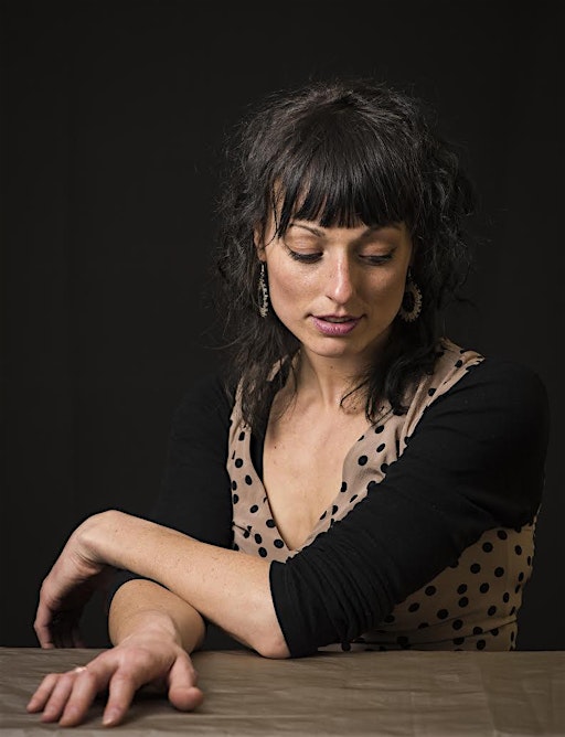 de Avonden: Lara Taveirne