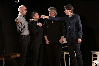 "Durch die Wand" vom Theater ohne Probe
