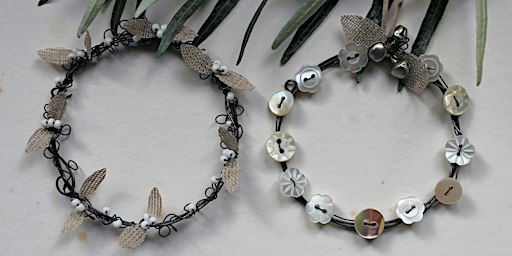 Wire Art Christmas Decorations with Loopdyloop
