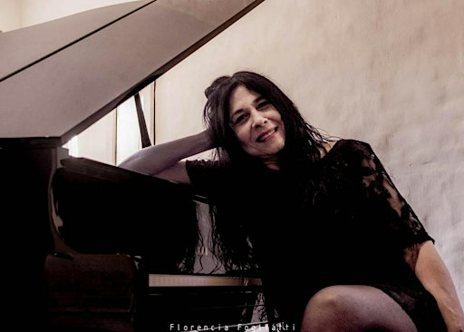 Piano argentino en vivo:  Mirta Pérez