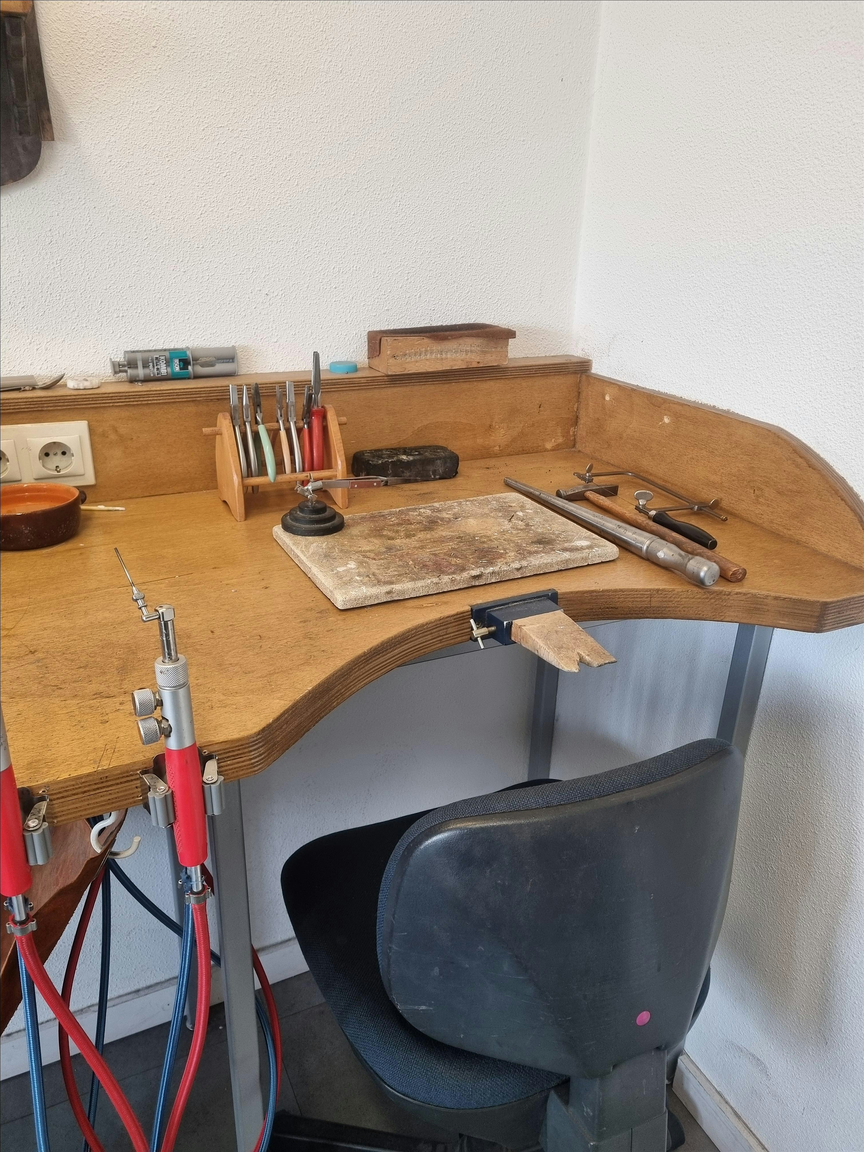 Goudsmid werkbank huren
