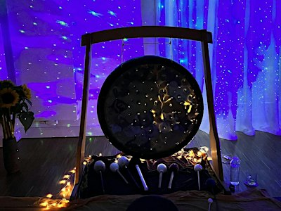 Cosmic Gong Bath Hamburg – Tiefe Gongreise unter dem Sternenhimmel