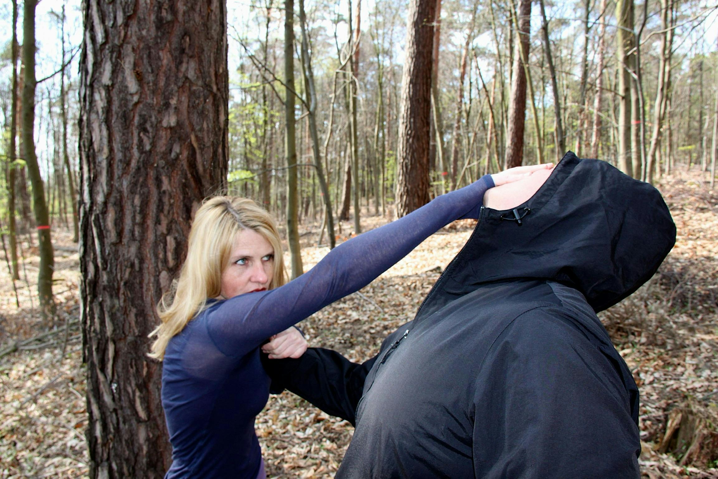 Selbstverteidigung f. Frauen - 4 Stunden Krav Maga Workshop - Basics