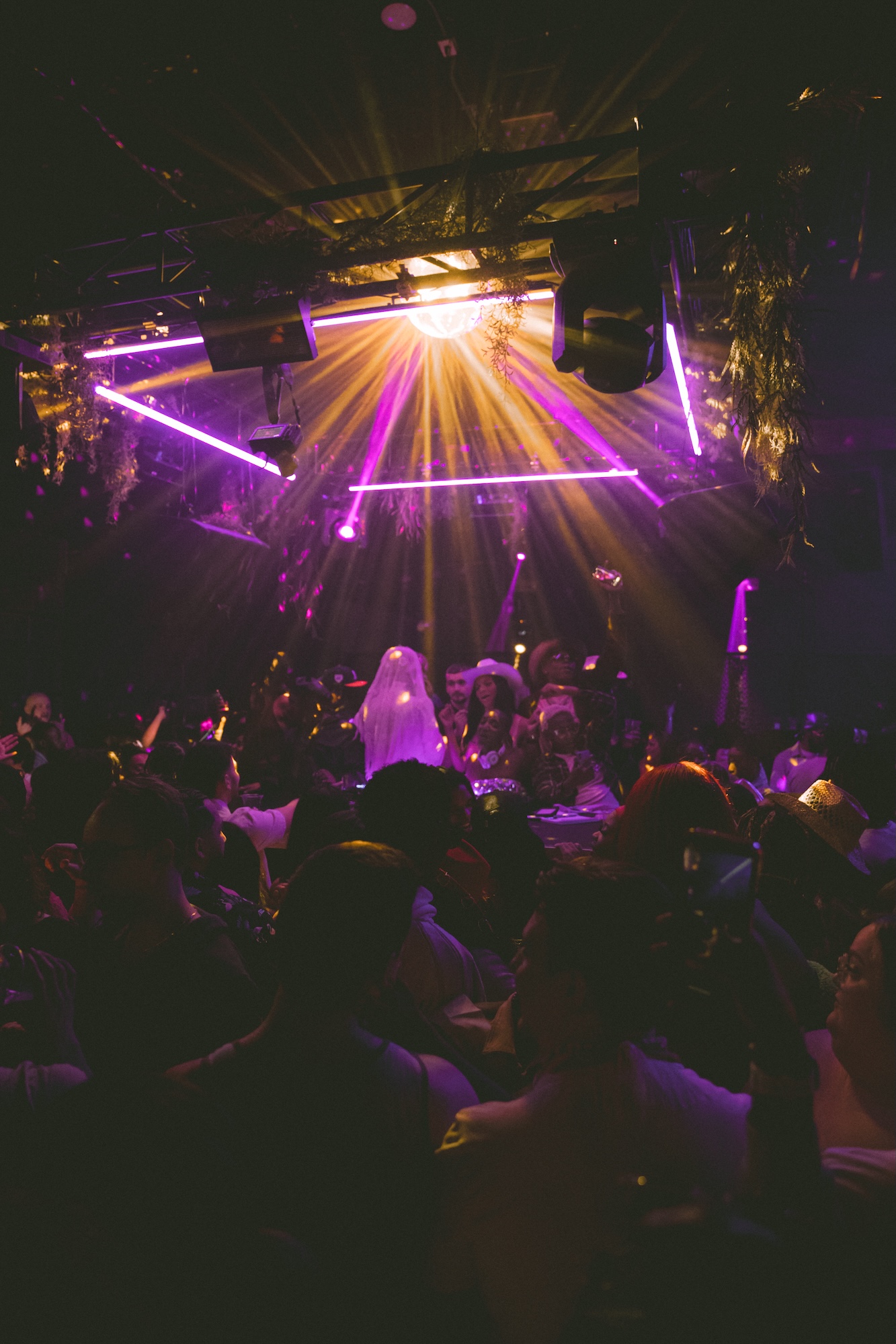 NO SKIPS: HIPHOP & R&B (SUNDAY NIGHT) - BLAKITO