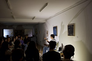 Honey Sessions - Intimate concert in an art gallery