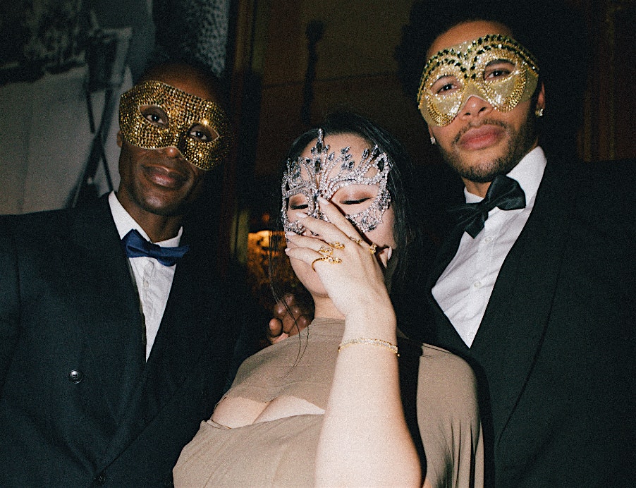 Happy People - Masked Soirée