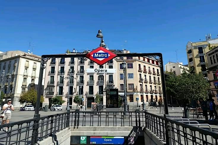 Madrid City Center Walking Tour & Tapas (Open Campus B3)