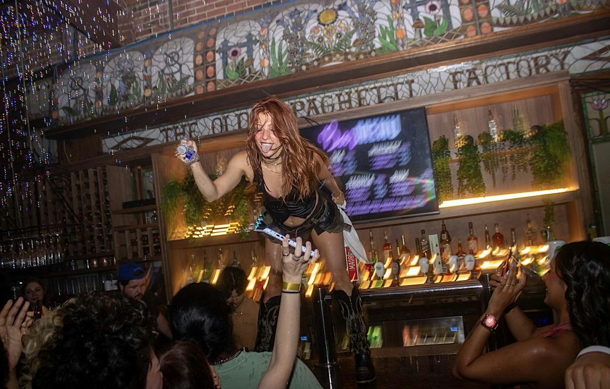 Coyote Ugly Night