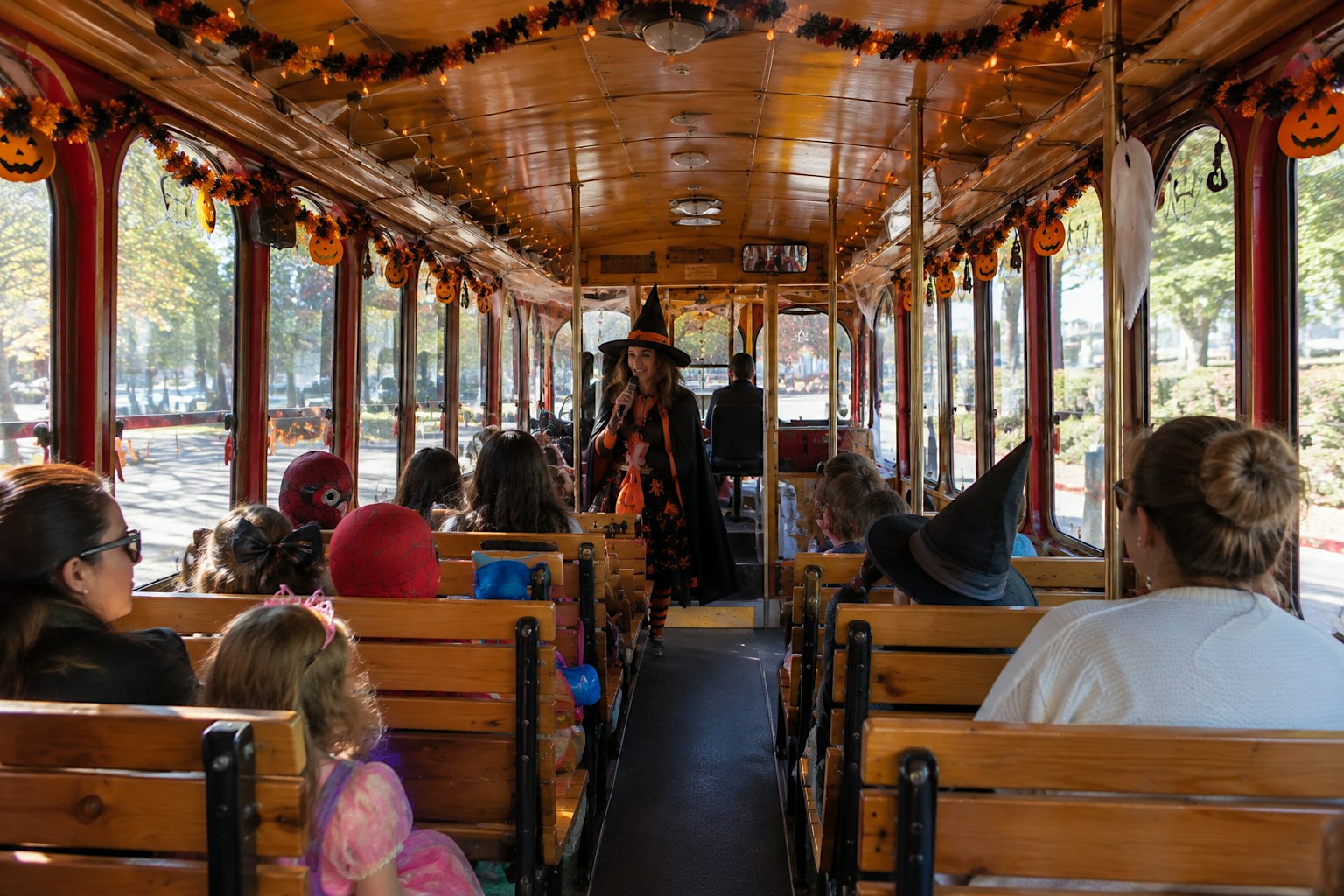 Vancouver Kids Halloween Trolley Tour: Trick-or-Treat & Stanley Park