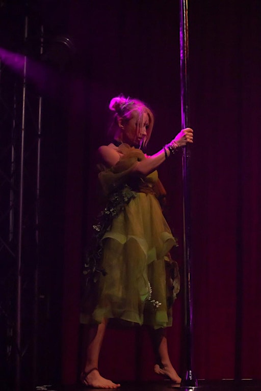 Burlesque & Polesque THE KNAST Zellentrakt by Studio Schönheitstanz