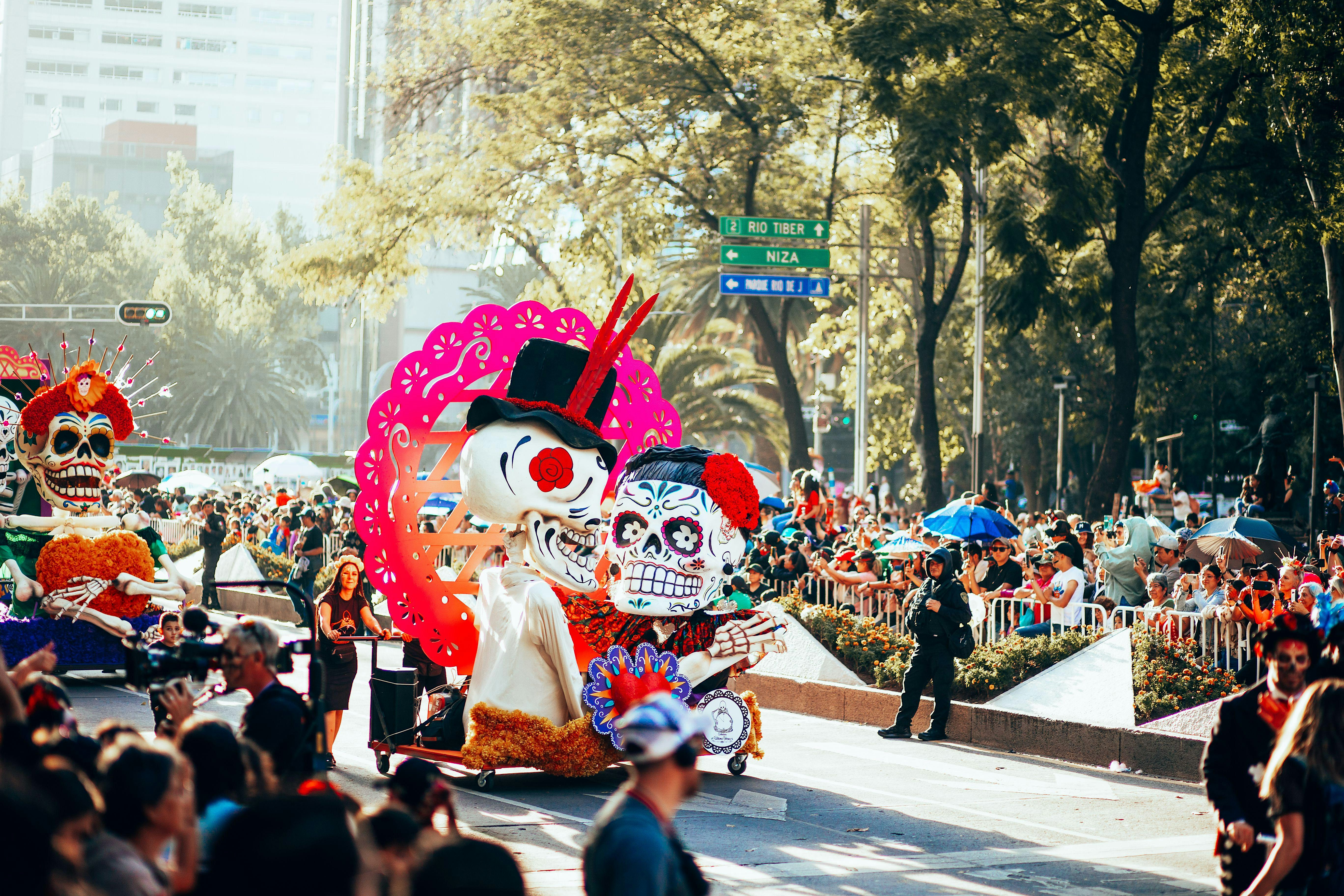 Visiting the Día de Muertos parade!