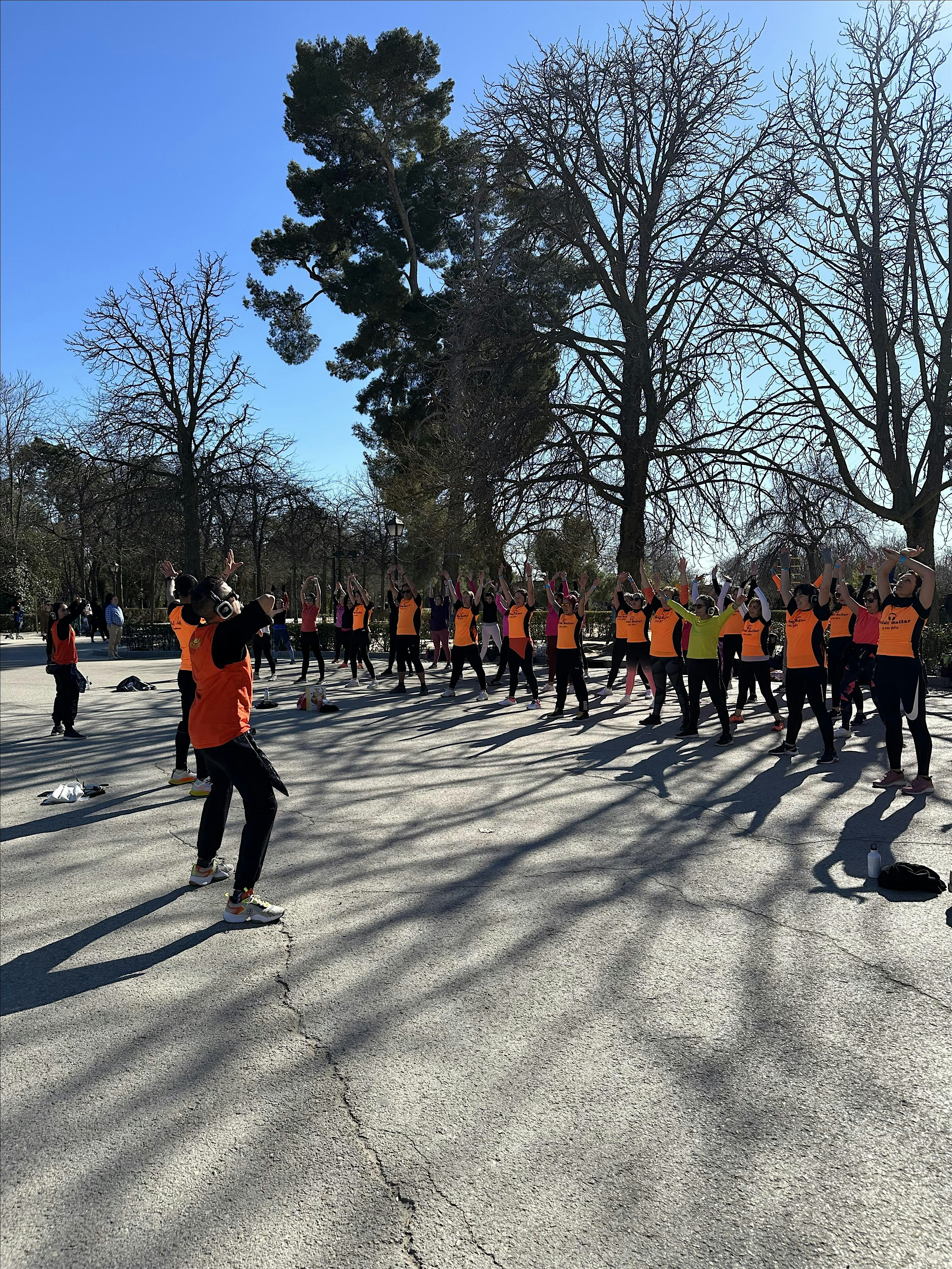 TERAPIA DE BAILE CON AURICULARES Domingo 06/09 (Parque Rey Juan Carlos I)