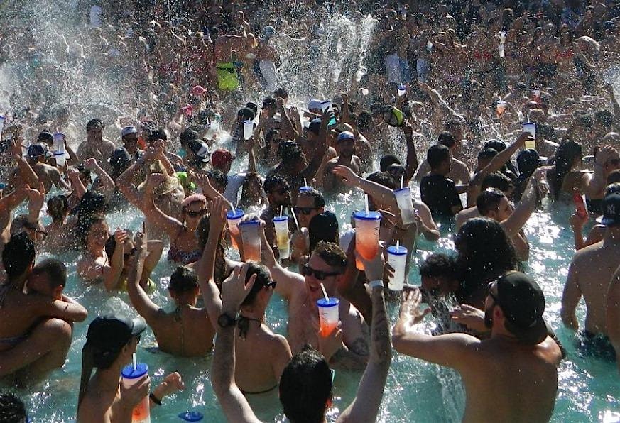 THE MOST POPULAR Pool Party In Miami Beach