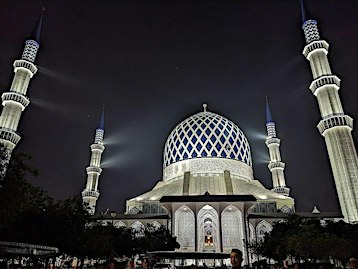 ブルーモスクのナイトツアーマレーシア(MOSQUE TOURS AT THE BIGGEST MOSQUE IN MALAYSIA )