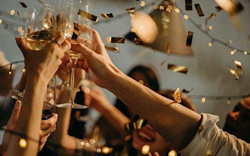 Budapest: New Year's Eve Pub Crawl + 1 Hour Open Bar