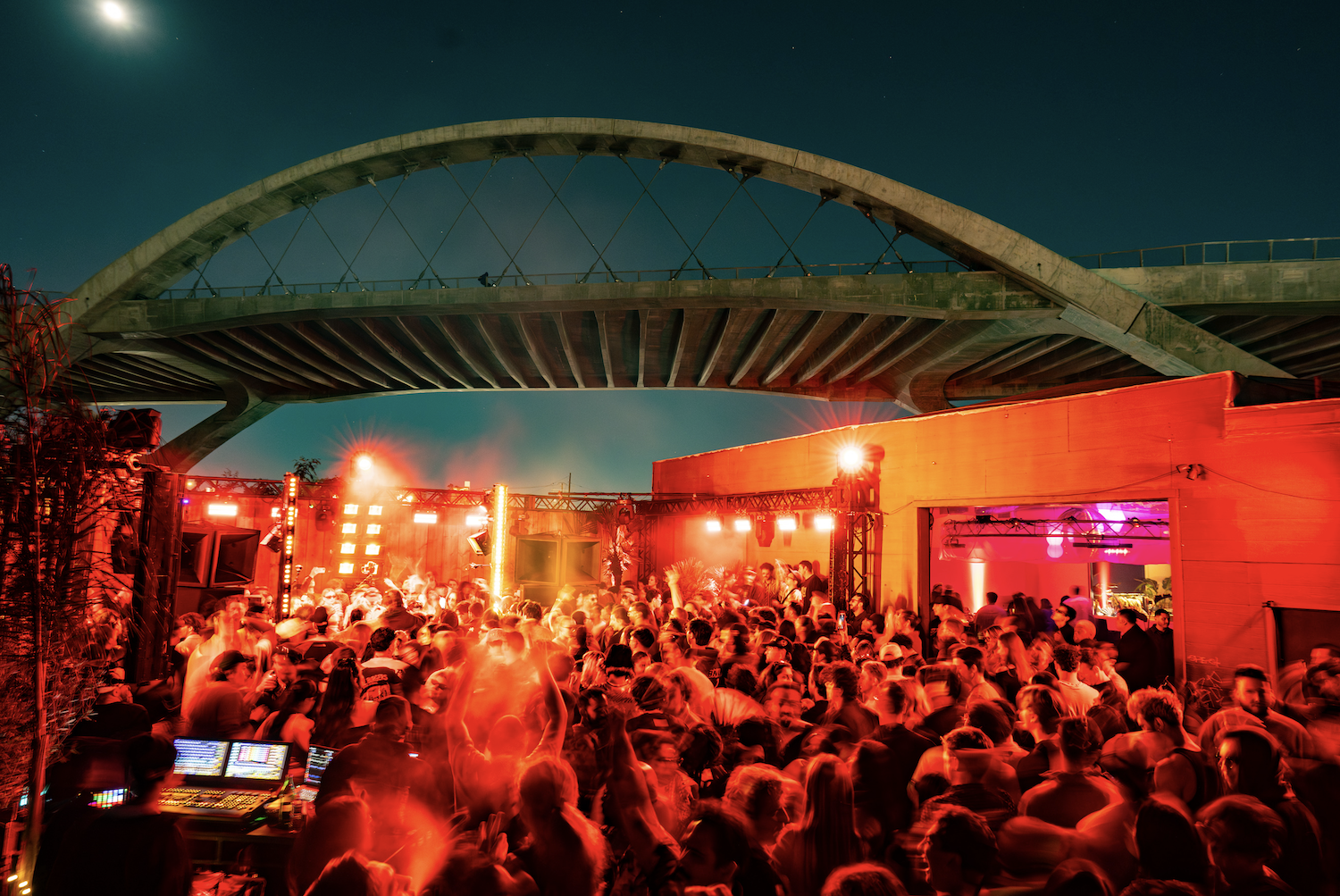 Midnight Lovers Invites Dekmantel Soundsystem & Make A Dance