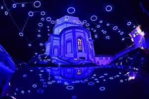 Luci d’Artista: Opere che Illuminano la Città e Presepi