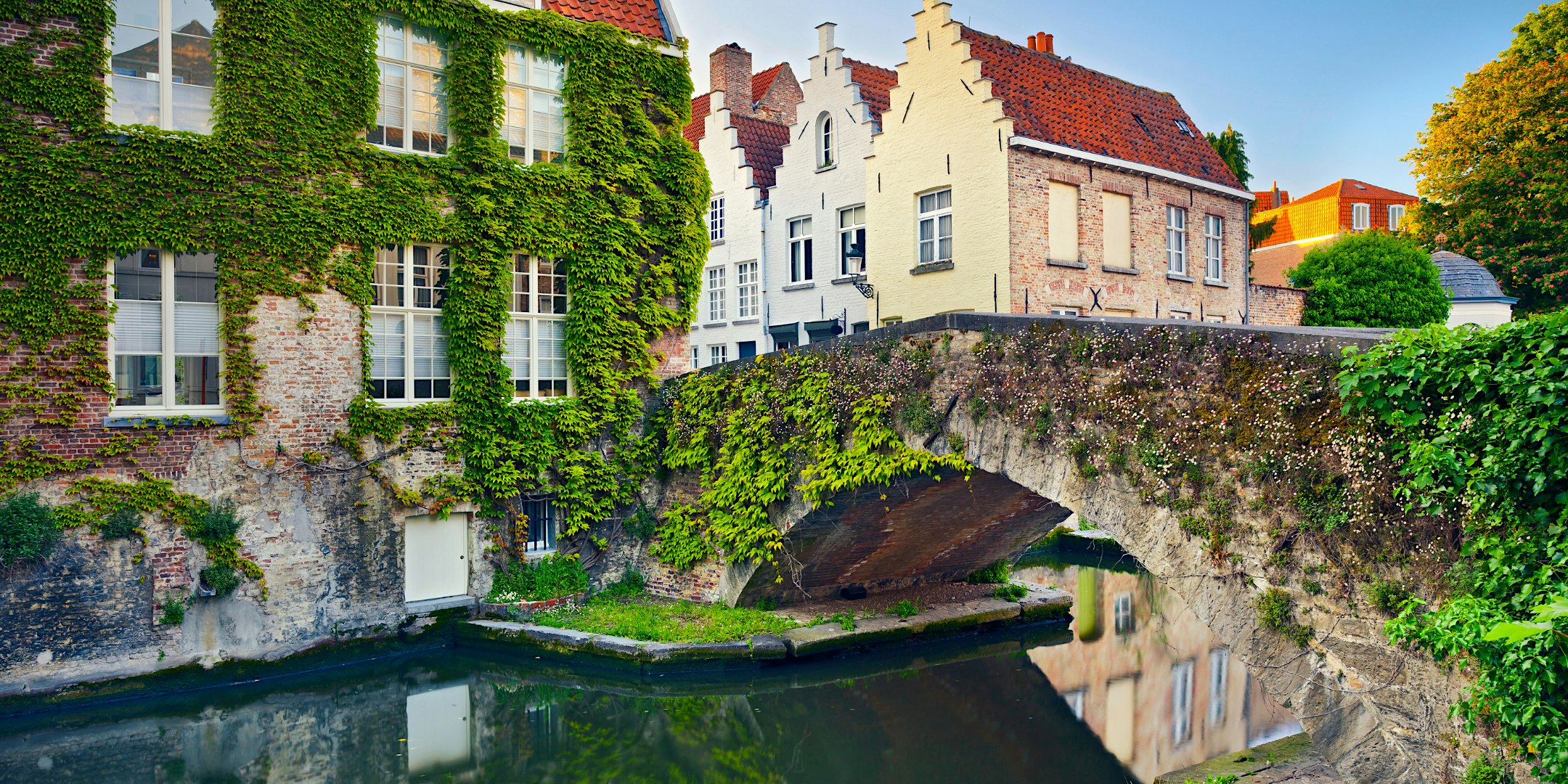 Discover Bruges’ hidden gems with a scavenger hunt by World City Trail!