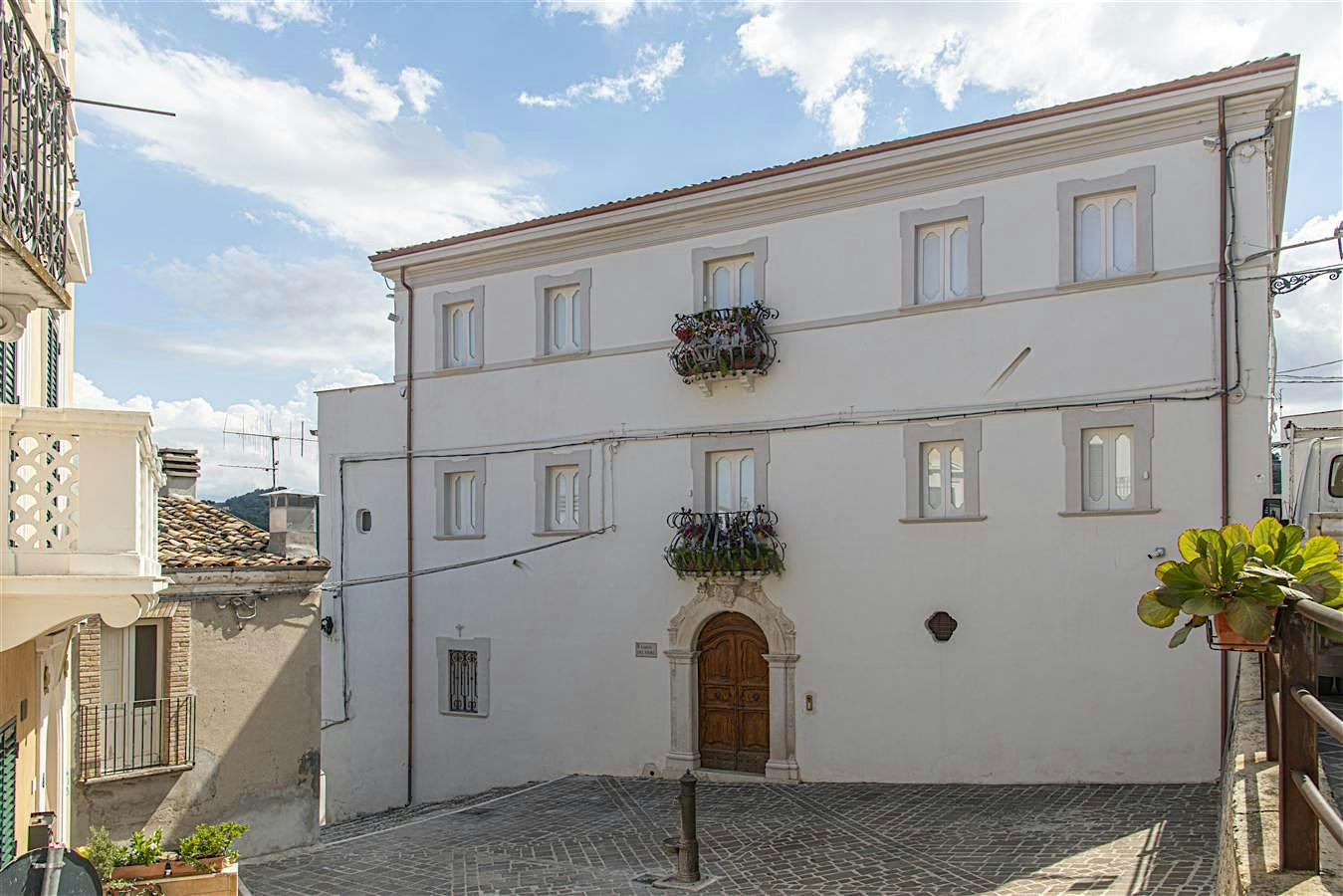 Palazzo Tilli - DIMORE DA AMARE AL VOLO