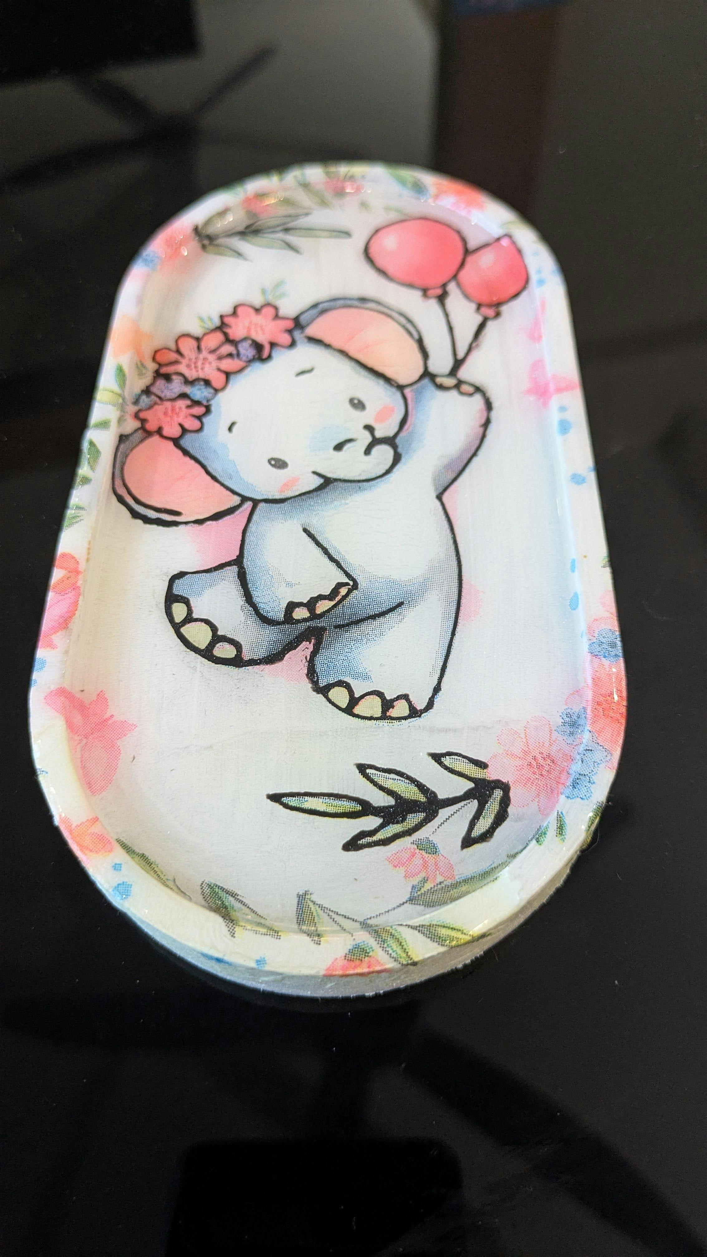 Trinket tray + Decoupage + highlights + Resin