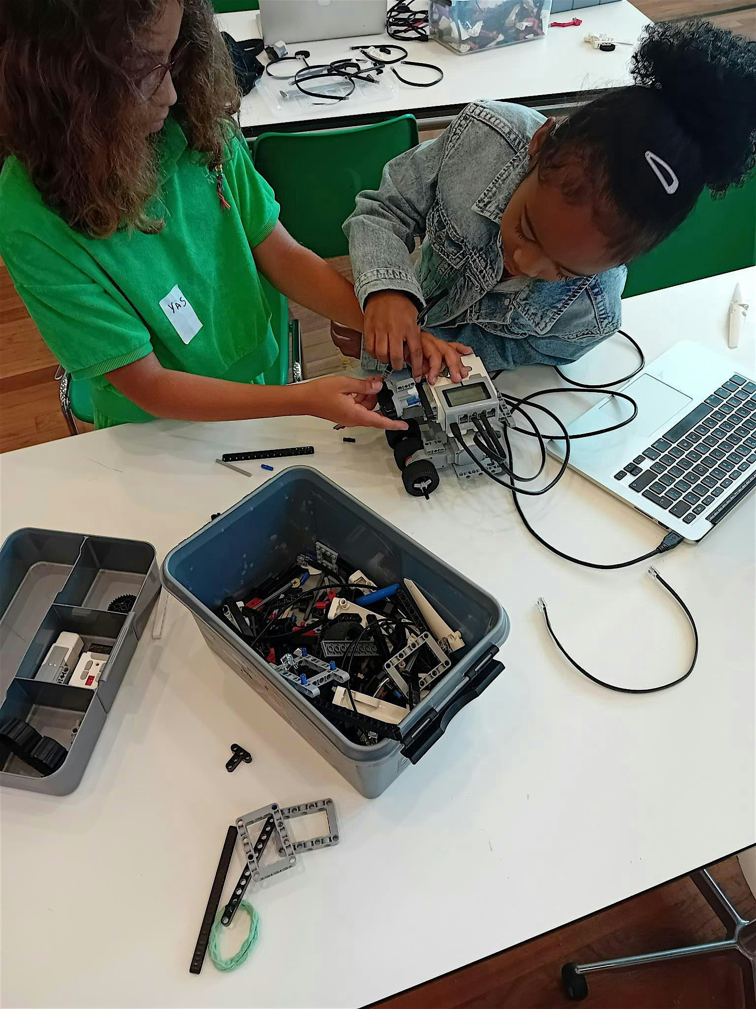 Week #1: NewTechKids 2026 Christmas  Vacation Bootcamp (8-12): Dec. 21-24