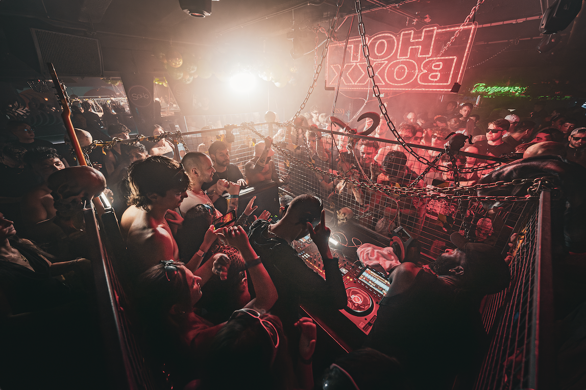 Techno Cage Rave - HOTBOXX