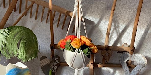 Workshop Blumenampel aus Makramee mit Straußenei
