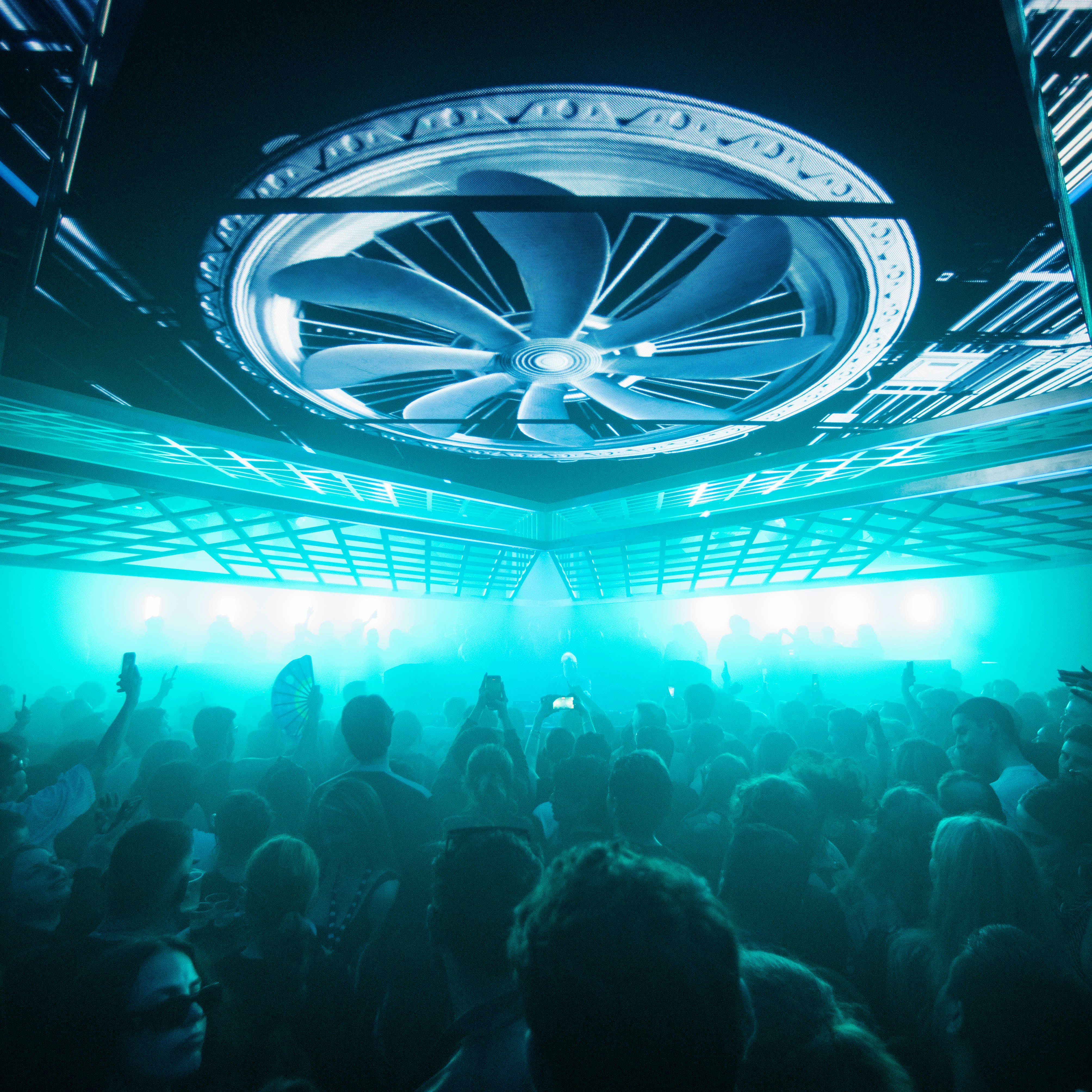 MOS: NYE