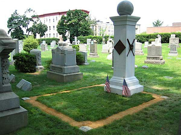 Field of Legends: Baseball Greats of Green-Wood Trolley Tour