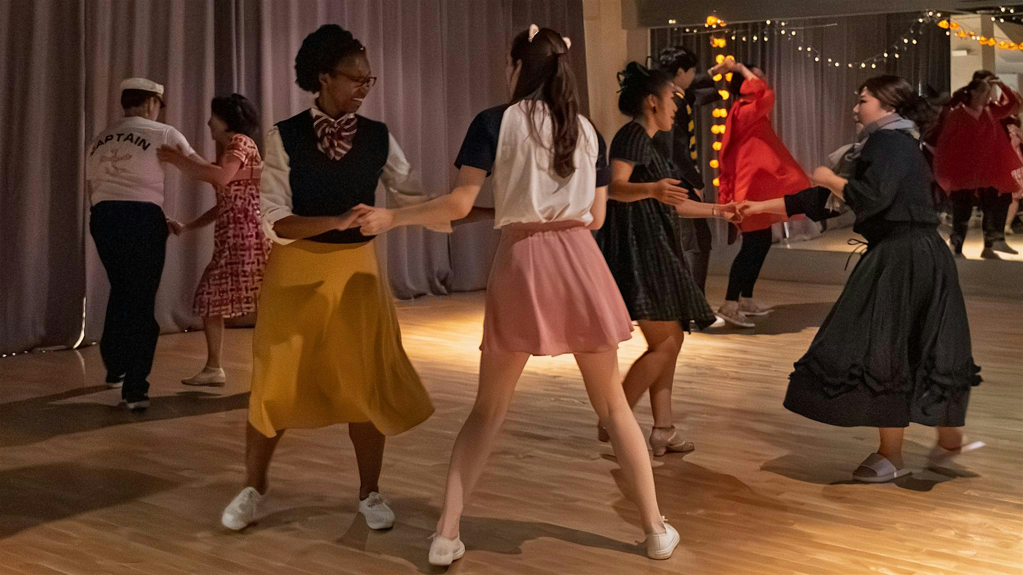 Beginner-Friendly Lindy Hop Class with Locals in GangNam