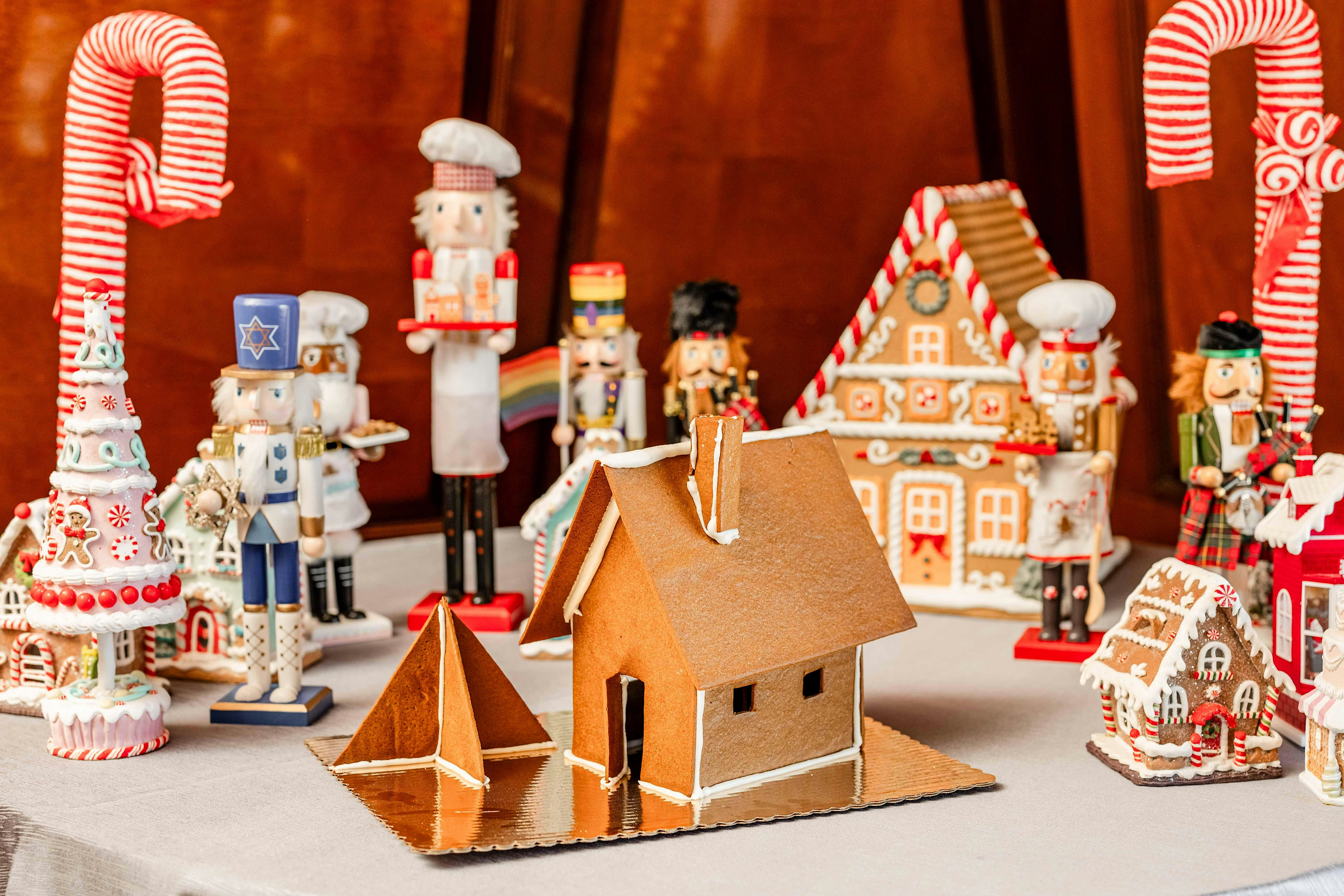KIDS | Gingerbread Decorating Workshop x The Crescent Club