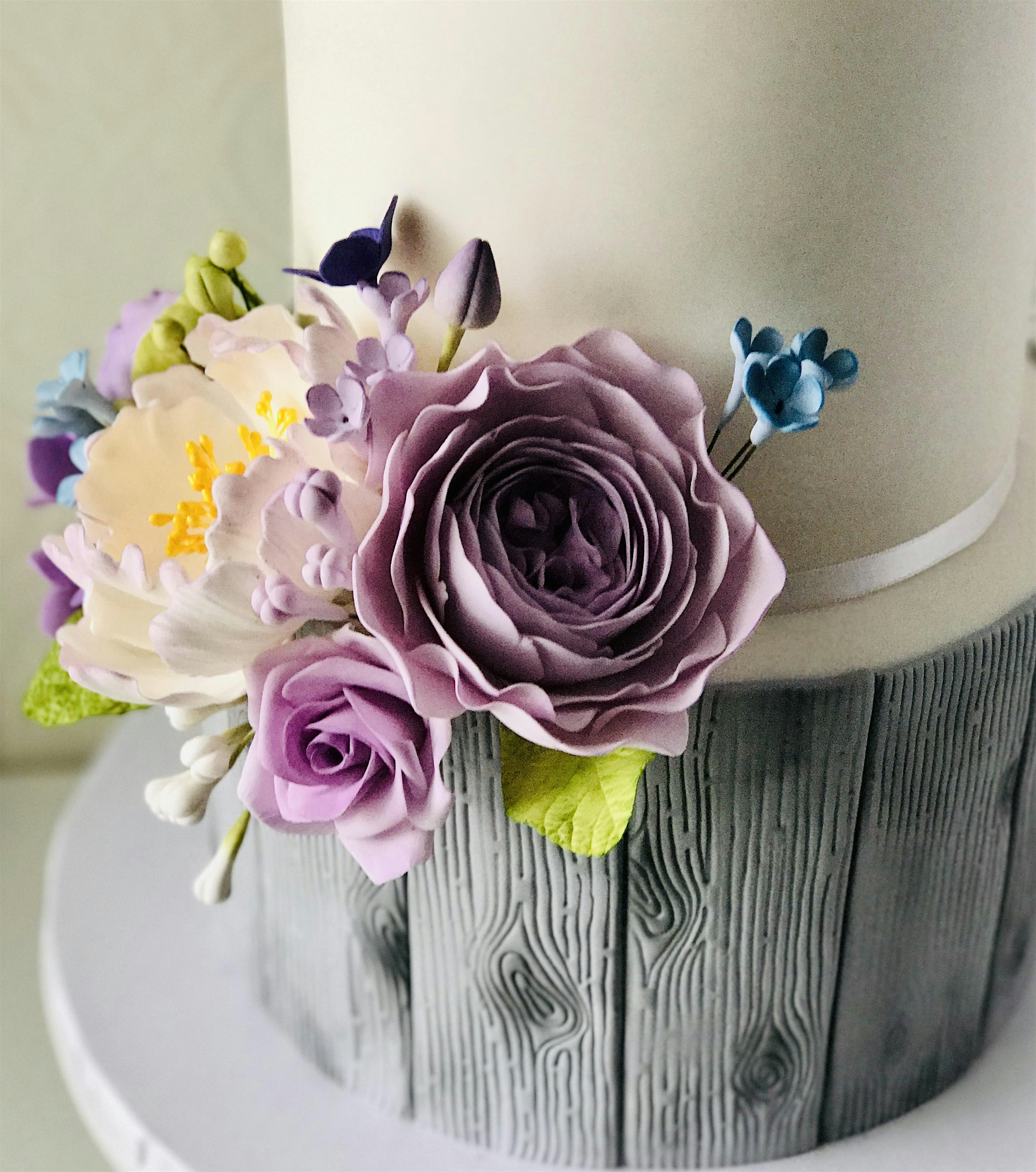 Easy Sugar Roses and Filler Flowers